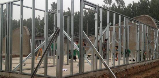 一層輕鋼龍骨組裝完成